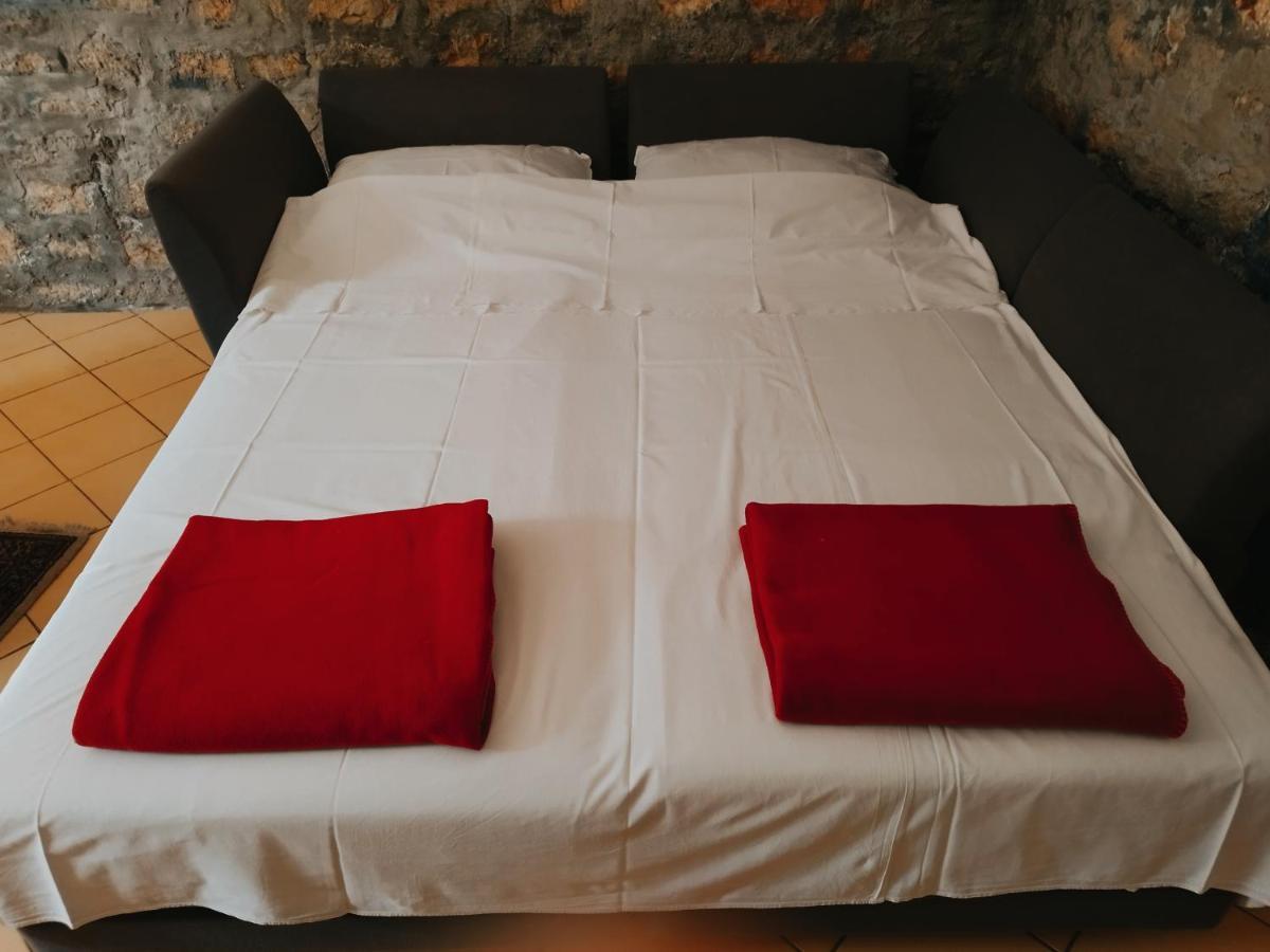 Appartement In Einem Dalmatischen Haus In Novigrad-Dalmatien Neben Zadar ノビグラード・ダルメーシャ エクステリア 写真